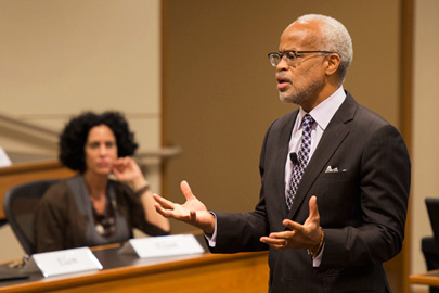 Harry Elam addressing the Faculty Senate / Photo: L.A. Cicero